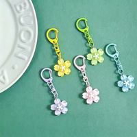 Soododo Anime Kartun Gantungan Kunci Resin Plastik Bunga Sakura Warna-warni Baru, Liontin Bunga Alami Transparan Segar Lucu, Sahabat Terbaik