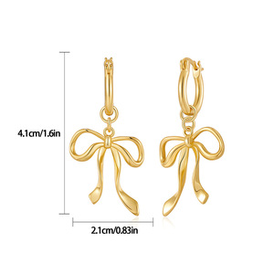 Vente chaude en alliage de cuivre plaqué or 18 carats boucles d'oreilles pendantes conception d'arc minimaliste haute poli Huggie boucles d'oreilles pour les femmes - Product Image 6