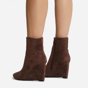 Kadınlar veya merdivenler için kahverengi Faux süet sivri burun kama topuk yarım çizmeler kadın kama elbise ayakkabı - Product Image 4