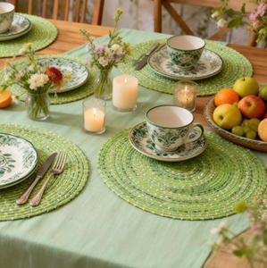 <span class=keywords><strong>Set</strong></span> di 4 <span class=keywords><strong>Tovagliette</strong></span> <span class=keywords><strong>Americane</strong></span> in Poliestere da 15 Pollici, Verde Erba, Intrecciate, Durevoli, Ecologiche, Resistenti al Calore, alle Macchie e Antiscivolo, per Sala da Pranzo - Product Image 2