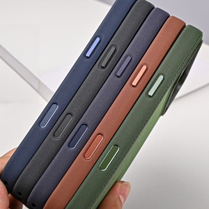 Funda para Teléfono con Textura de Lino para <span class=keywords><strong>iPhone</strong></span> 17 Pro Max, Funda TechWoven con Logotipo Personalizado y Función de Cordón para <span class=keywords><strong>iPhone</strong></span> 18 - Product Image 4