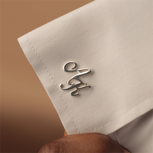 Boutons <span class=keywords><strong>de</strong></span> <span class=keywords><strong>manchette</strong></span> personnalisés <span class=keywords><strong>de</strong></span> luxe Lateefah OEM avec initiales pour hommes, boutons <span class=keywords><strong>de</strong></span> <span class=keywords><strong>manchette</strong></span> en acier inoxydable avec nom pour les garçons d'honneur - Product Image 2