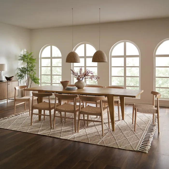 New Arrival Wholesale Home Furniture High Quality Set Solid Wooden Oak Extend Dining Table for Dinner Event
