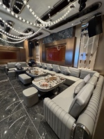 Table de bar LED commerciale haut de gamme sur mesure en acier inoxydable pour projets VIP