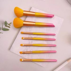 Ensemble de 7 pinceaux de maquillage à manche en bois mat dégradé, virole en aluminium, poils synthétiques durables, pinceaux cosmétiques pour le visage - Product Image 6