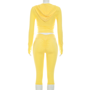 Viviblook D26ST229 Ensemble sportif 2 pièces pour femme : veste à manches longues zippée à capuche et pantalon plissé moulant court - Product Image 6