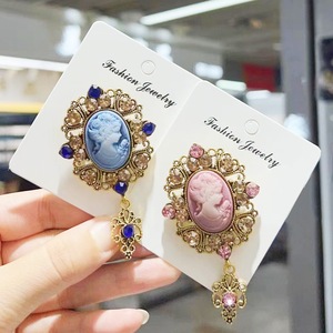 Broche rétro élégante en alliage plaqué or personnalisée pour femme, bijoux vintage pour mariage, fiançailles, fête - Product Image 4