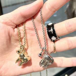 Collar con colgante de circonita de acero inoxidable de dientes pequeños, versión alta, Empress Dowager Vivienne, cadena Figaro de moda, de alta gama para hombre - Product Image 4