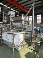 Machine de traitement de la viande de soja végétarienne entièrement automatique en acier inoxydable 200 kg/h Extrudeuse de morceaux de soja