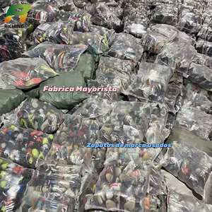 Top ventes, chaussures de marque d'occasion pour hommes et femmes, chaussures de football d'occasion, vente en gros de chaussures de football d'occasion - Product Image 6