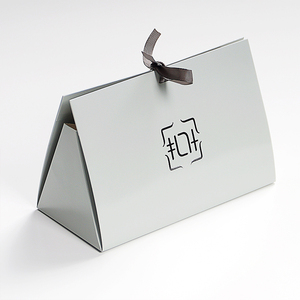 <span class=keywords><strong>2025</strong></span> hộp kẹo tùy chỉnh 300gsm hộp các tông màu trắng có thể gập lại với vật liệu tái chế Bạc nóng để đóng gói quà tặng - Product Image 1