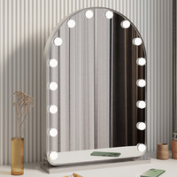 Miroir de maquillage LED de style européen en métal argenté de grande taille avec éclairage intégré, rechargeable par prise secteur, miroir de beauté de bureau