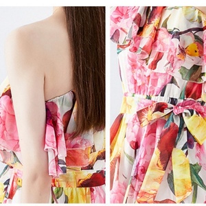 เดรสยาวผู้หญิงสำหรับฤดูร้อนใหม่ แบบไหล่เดียว แขนกุด ลายดอกไม้เล็กๆ ผ้าชีฟองทอลายใบบัว สไตล์ลำลองธรรมชาติ - Product Image 6