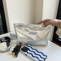 Portable grande capacité brillant paillettes toilette stockage sac cosmétique argent Flash maquillage pochette sac avec Logo personnalisé