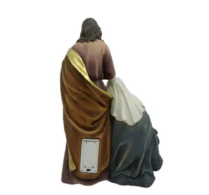 تمثال القديس يوسف على الطراز الأوروبي لتزيين المنزل من Top Grace تمثال عائلة قديسة من الراتنج للتزيين الصغير