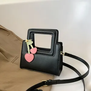 2023 Hot Sell 10 Stück benutzer definierte Logo Modedesign Handtasche Mini süße Kinder Handtaschen Mädchen Geldbörse Leder Seiten taschen für Mädchen Frauen