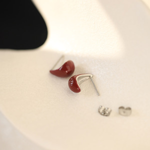 Women's Non-Fading Gold-Plated Stainless Steel <b>Earrings</b> | Retro Enamel Drip Oil Studs Wholesale - Product Image 3