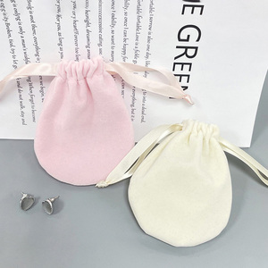 ถุงผ้ารูดเชือกแบบกำหนดเองขายส่ง IDEA GIFT พร้อมโลโก้ ถุงเก็บเครื่องประดับกันฝุ่น ถุงของขวัญกำมะหยี่ขนาดเล็กแบบรูดเชือกสำหรับใส่เครื่องประดับ - Product Image 6
