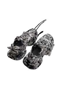 รองเท้าผ้าใบตาข่ายและโพลียูรีเทนสีขาวดำลายกราฟฟิตี รุ่น 3XL "Extreme" สำหรับผู้ชาย ระบายอากาศได้ดี สวมใส่สบาย เหมาะสำหรับเดิน - Product Image 3