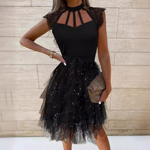 Robe de soirée noire élégante à col croisé en maille transparente superposée avec découpes, jupe courte taille mi-haute, style tendance et raffiné - Product Image 3