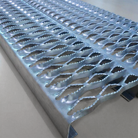 Planche de marche d'escalier en acier galvanisé de calibre 14 4-Diamond-N Passerelle industrielle antidérapante Perforée ASTM A653 G90 10-1/2 "Largeur