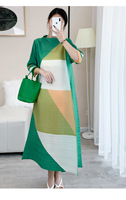 Robe plissée sur mesure style Miyake pour femme, élégante, à blocs de couleur, imprimé géométrique, manches courtes, longueur maxi, tenue de fabricant