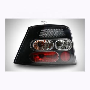 Feu arrière boîtier <span class=keywords><strong>noir</strong></span> feu arrière LED pour VOLKSWAGEN <span class=keywords><strong>Golf</strong></span> <span class=keywords><strong>4</strong></span> '1998-'2002 Année - Product Image 1