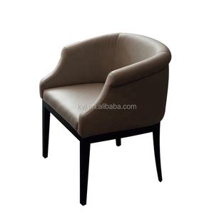 Chaise Grace KVJ-1415 avec pieds en bois de caoutchouc et accoudoirs en cuir, chaise de café, chaise de salle à manger - Product Image 1