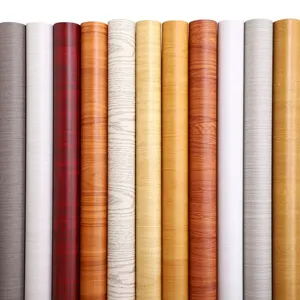 2023 nuevo diseño en relieve PVC película de grano de madera lámina de PVC para diseñar la piel de la puerta de pvc laminado