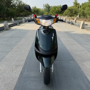 <strong>Used</strong> Yamaha JOG 100cc Second Hand Gasoline Scooter, Classic 2 Stroke Commuter <strong>Moped</strong> Motorcycle <strong>for</strong> <strong>Sale</strong> - Product Image 1