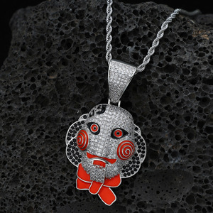 Collar con colgante de máscara de <span class=keywords><strong>muñeco</strong></span> de sierra con micro pavé de circonitas cúbicas, estilo hip-hop llamativo y robusto, para hombre y mujer - Product Image 1