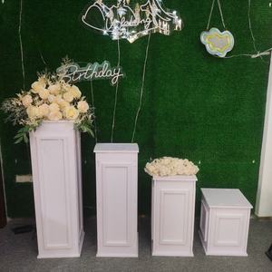 عرض طاولة الحلوى البيضاء الأكثر مبيعًا من 4 قطع ، ديكور ممر من كلوريد البولي فينيل ، حامل زهور لتزيين حفلات الزفاف والحفلات - Product Image 3