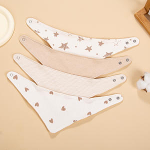 0-12 meses Triángulo suave Botón a presión Toalla sólida e impresa 100% Algodón orgánico Acanalado Pequeños Baberos ajustables para bebés personalizados - Product Image 1