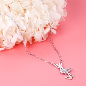 Nuevo Collar de Moda con Colgante de Mariposas Múltiples y Circonitas, Cadena Larga de Acero Inoxidable para Mujer - Product Image 4