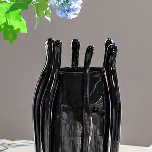 Artistico <span class=keywords><strong>vetro</strong></span> nero colorato ornamento decorativo per la casa <span class=keywords><strong>di</strong></span> lusso cristallo chic elemento del tavolo vaso per uso domestico - Product Image 5