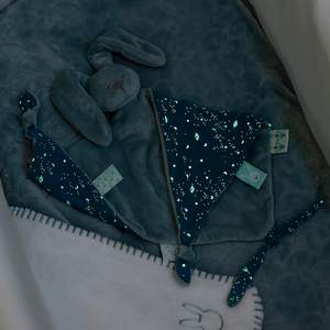 Couverture bébé Nattou Lapin Lumineuse, Couette qui brille dans le noir, motif floral, super douce, 75x100cm, Polyester Coton <span class=keywords><strong>Lapidou</strong></span> Turquoise - Product Image 2