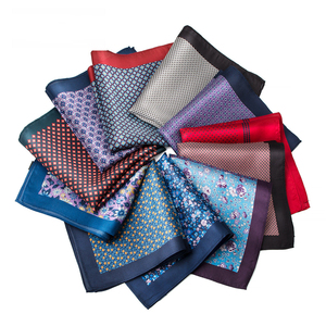 للبيع بالجملة 33*33 أنيق فاخر بنقاط بولكا مخططة بنقشة زهور مربع جيب من الحرير الحقيقي للرجال - Product Image 1