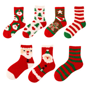 Nouvelles chaussettes de Noël automne-<span class=keywords><strong>hiver</strong></span> 2026, mignonnes, colorées, rayées, en polaire corail, avec logo sur le revers, taille unique, pour femmes, décontractées, vente en gros - Product Image 1
