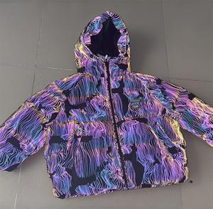 เสื้อแจ็คเก็ตพัฟเฟอร์บุใยโพลีเอสเตอร์แบบมีแถบสะท้อนแสงเรืองแสงในที่มืด มองเห็นได้ชัดเจน พร้อมแถบสะท้อนแสงแบบเรืองแสงเมื่อโดนแสง - Product Image 2