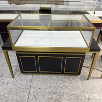 Vitrine à bijoux sur mesure en noir et or avec verre trempé et présentoir pour boutique de détail