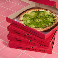   Boîte à pizza certifiée sans PFAS, 8-18 pouces, emballage rigide en carton ondulé pour QSR, logo de marque personnalisé, recyclable, prêt à être expédié (DDP)