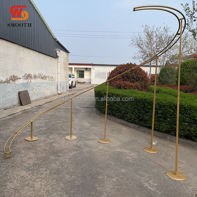 ขาตั้งสีทอง