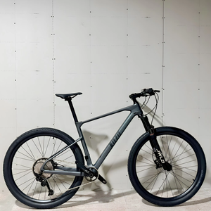 Vélo de montagne à cadre rigide en fibre de carbone de qualité supérieure avec frein à disque <span class=keywords><strong>hydraulique</strong></span> à quatre pistons et roues de 29 pouces pour la conduite tout-terrain pour adultes - Product Image 6