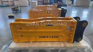 פטיש סלעים הידראולי SB81 למחפרים במשקל 20 טון - Product Image 4