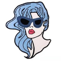 Patch brodé en chenille Pop Art Tête de Femme, avec cheveux bleus, lunettes de soleil et lèvres rouges, pour veste en jean, sac et vêtements pour femme