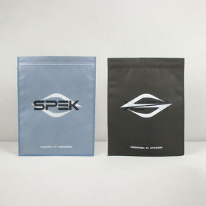 Матовые черные пластиковые пакеты для упаковки одежды - Product Image 3