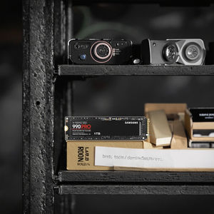 قرص صلب MZ-V9P1T0BW 990 PRO بسعة 1 تيرابايت PCIe 4.0 NVMe <span class=keywords><strong>M</strong></span>.<span class=keywords><strong>2</strong></span> - Product Image 3