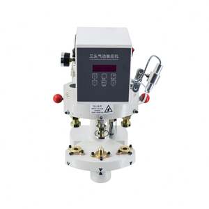 Machine de fabrication de boutons pneumatiques à 3 têtes avec fonction de poinçonnage pour la production de vêtements - Product Image 4