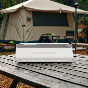 Sellador al Vacío de Viaje - Compacto como un Teléfono, Silencioso 55dB, Superficie Fácil de Limpiar, Conserva los Snacks en Cualquier Lugar - Product Image 1