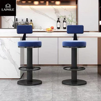 Tabouret de bar moderne en métal doré cannelé et velours, réglable en hauteur, avec dossier, pour cuisine, bar, hôtel, projets commerciaux